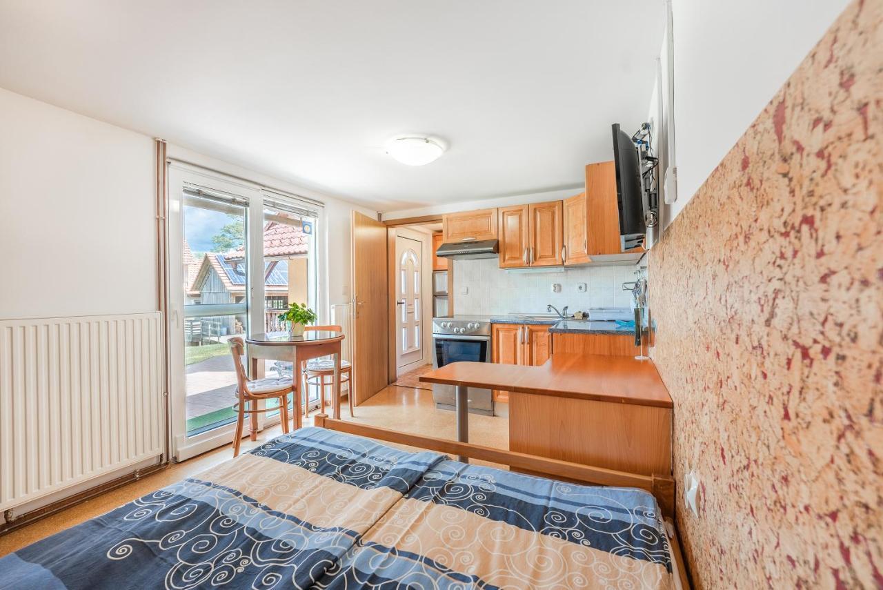 Fortun Estate - Apartmaji Ob Reki Kolpi Metlika Zewnętrze zdjęcie